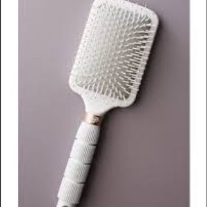 T3 Smooth Paddle Bruch in white.